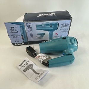 Conair Hair Dryer Handle Folds Retractable 1875 Watt TRAVEL 2-Speed Dual Voltage